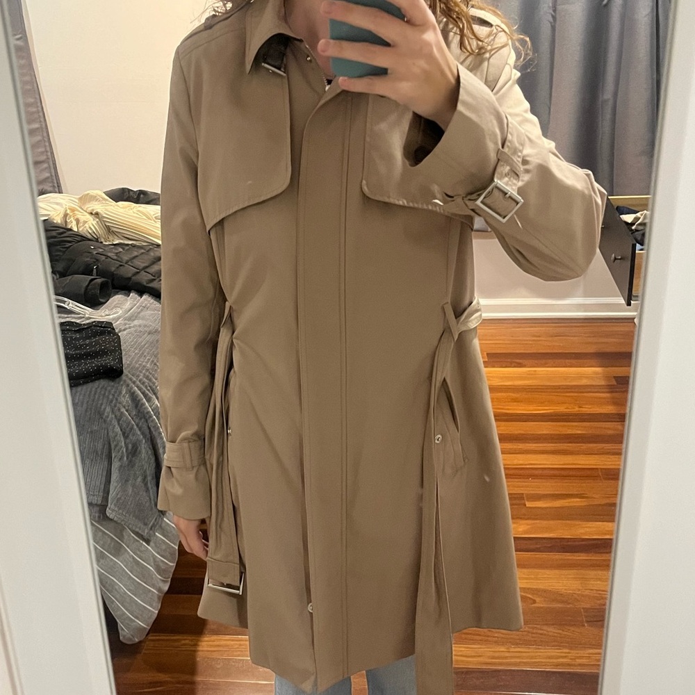 Stunning Cole Haan beige trench with beautiful leather detail!